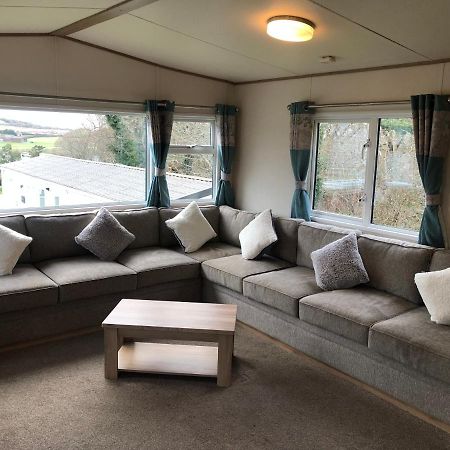 Classy Caravan With Ample Space Bembridge Bagian luar foto