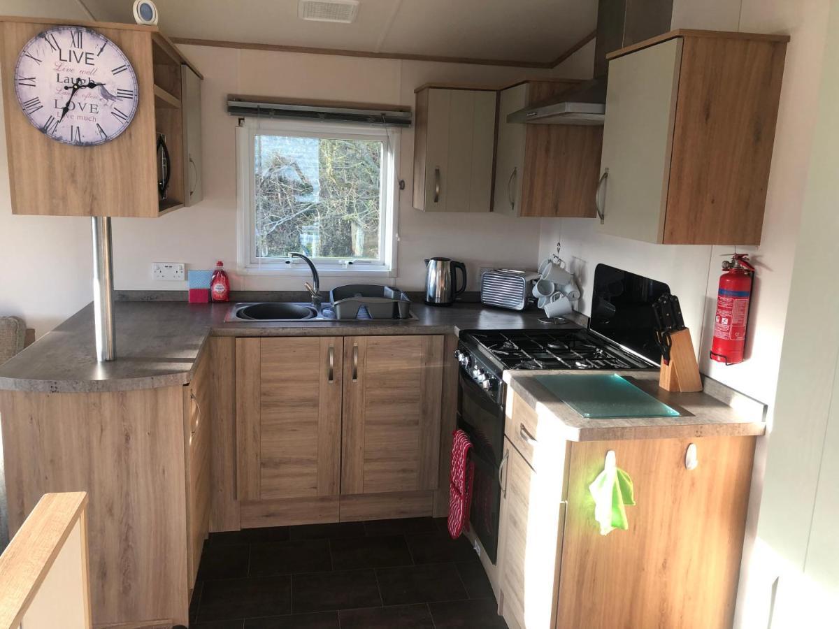 Classy Caravan With Ample Space Bembridge Bagian luar foto